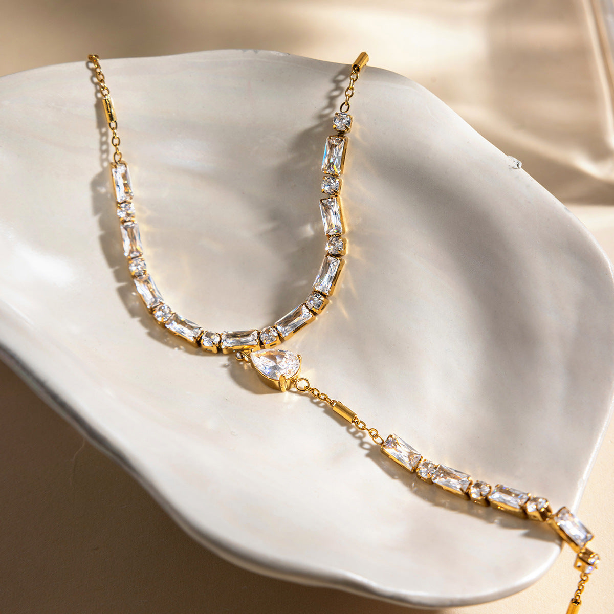 Élia Hand Chain